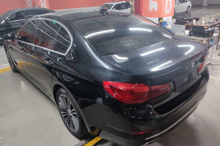 Used BMW 5 Series 2018 Facelifted 530Li Luxury Edition Premium Package
