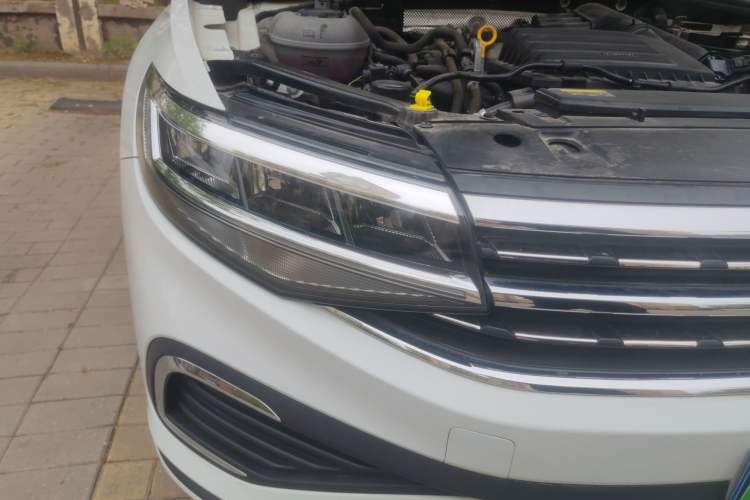 Used Volkswagen Bora 2024 200TSI Manual Comfort Edition Right Front Headlight