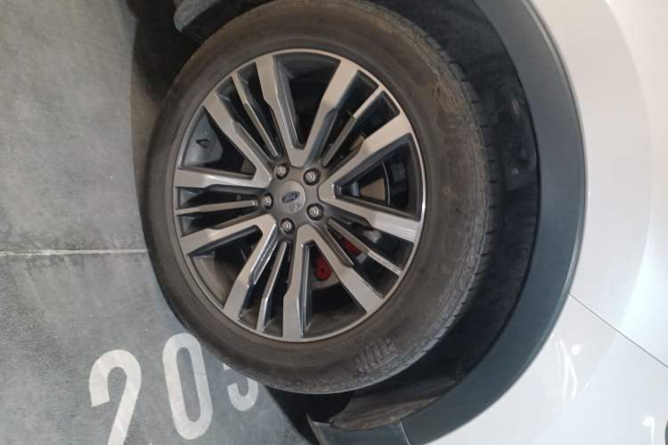 Used Ford Explorer (Import) 2017 3.5T Platinum Edition
