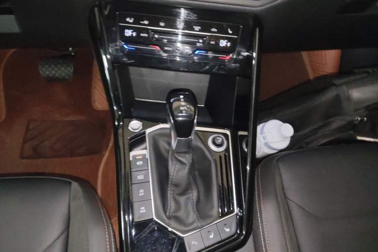 Used Volkswagen Tayron 2020 330TSI Two-Wheel Drive Luxury Smart Connectivity Version