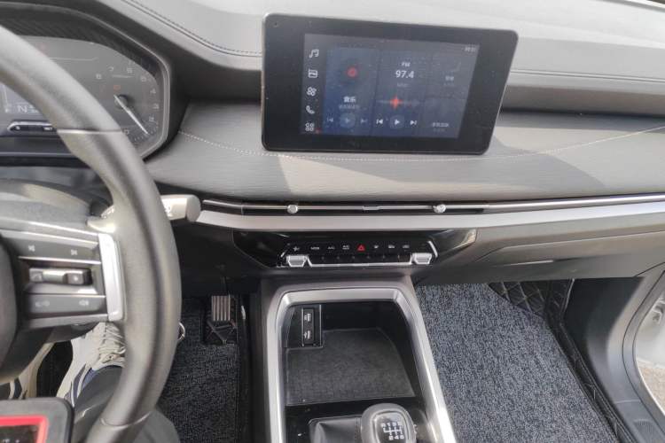 Used Wuling Jiachen 2022 1.5T Manual Comfort & Dynamic Version
