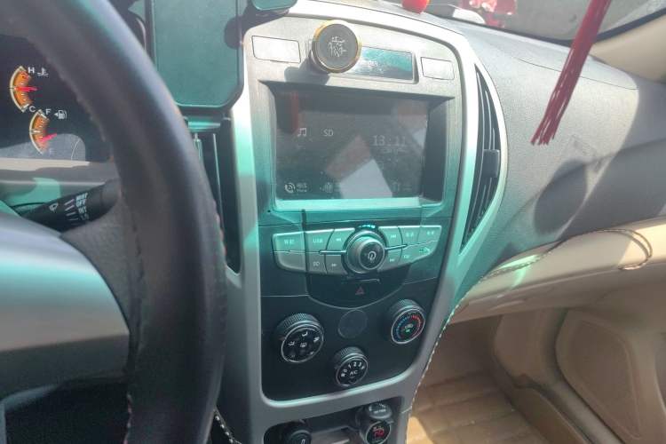 Used BYD F3 2014 1.5L Manual Luxury Model Audio And AC Panel