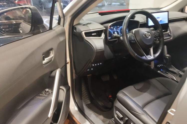 Used Toyota FRONTLANDER 2023 2.0L Smart Electric Hybrid Dual-Engine Deluxe Version
