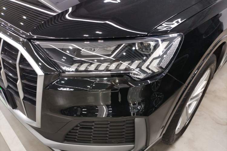 Used Audi Q7 2023 45 TFSI quattro S line Sport model
