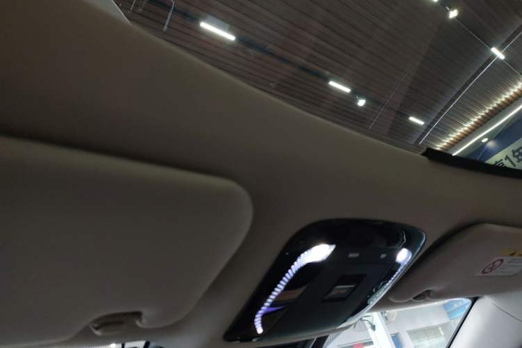 Used Toyota Camry 2026 Model Dual-Engine 2.0HG Prestige Edition
