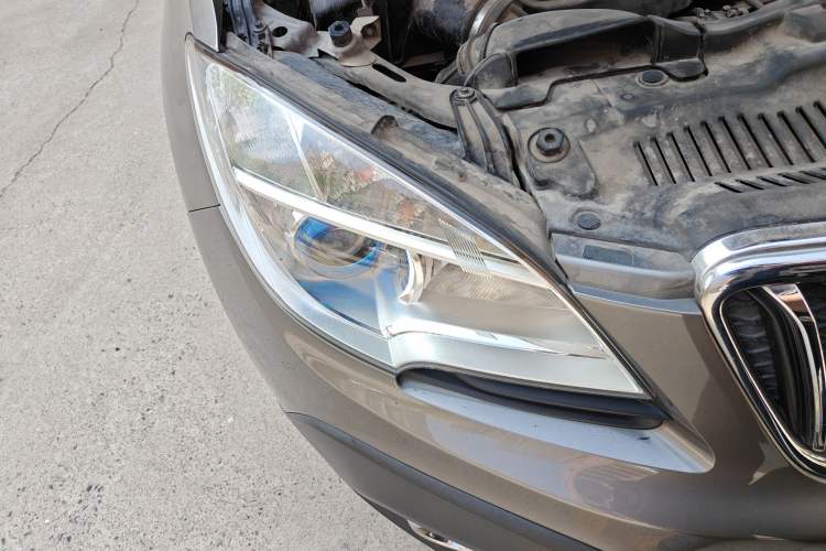 Used Buick Encore 2014 1.4T Automatic Two-Wheel Drive Urban Elite Model Right Front Headlight