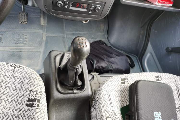 Used Wuling Zhiguang 2020 1.2L Van Utility Model China VI Emission Standard 2 Seats LSI