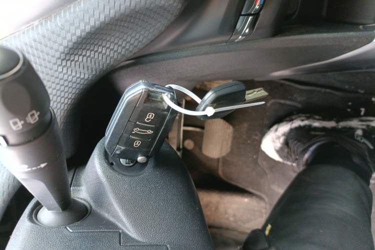 Used Peugeot 2008 2014 1.6L Automatic Fashion Edition