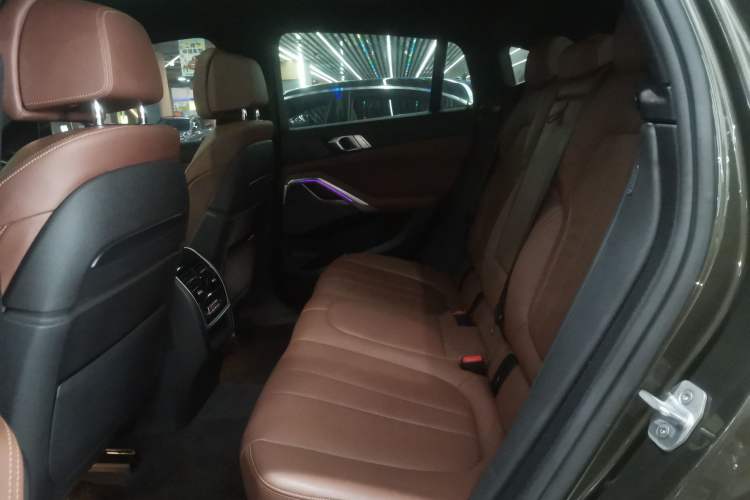 Used BMW X6 2020 xDrive40i Luxury Model with M Sport Package
