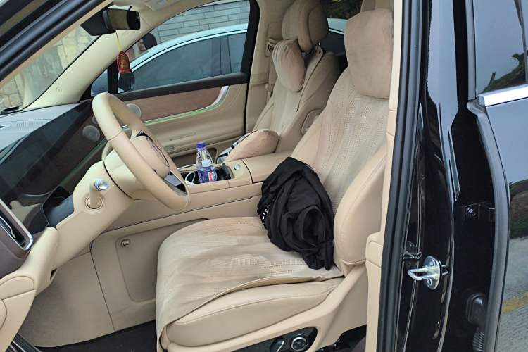 Used Hima AITO M9 2024 Range-Extended Ultra Version 42 kWh 6-Seater Model
