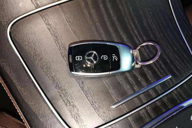 Used Mercedes-Benz E-Class 2020 E 300 L Sporty and Stylish Model Interior 1