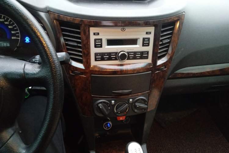 Used Yema F10 2012 1.5L Manual
