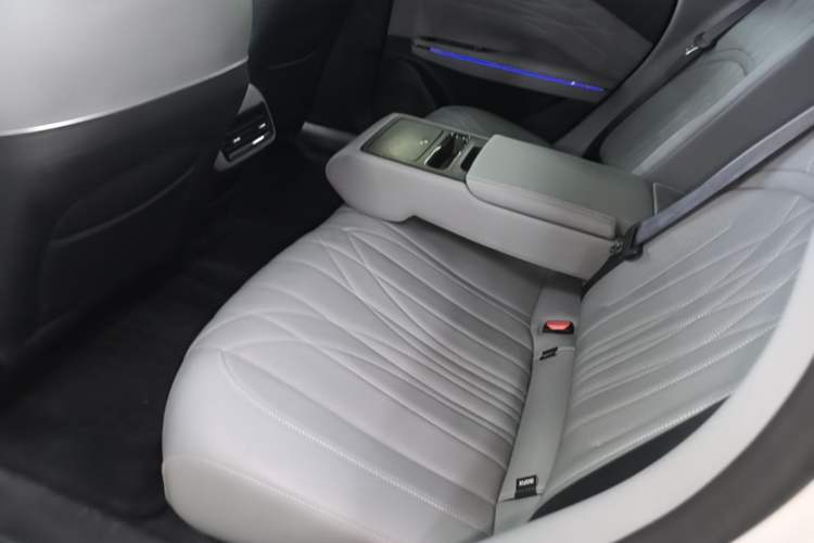 Used Geely Galaxy E8 2025 700 km Long-Range Intelligent Driving Version
