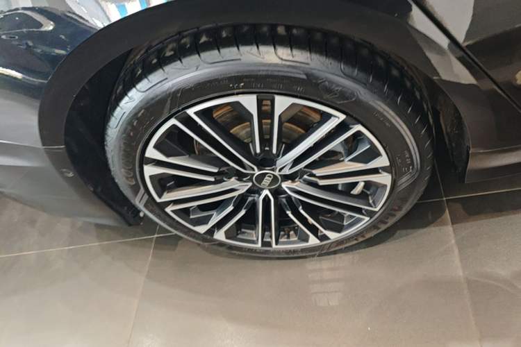 Used Audi A6L 2024 45 TFSI Prestige Dynamic Edition Right Rear Wheel Hub