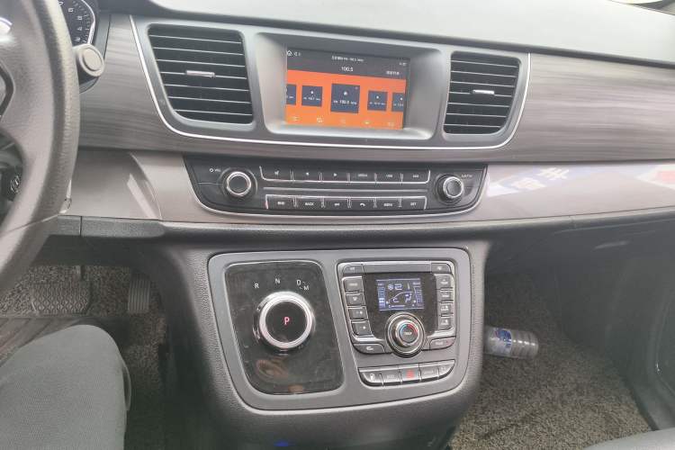 Used SAIC MAXUS G10 2022 2.0T Automatic Smart Enjoyment Version Gasoline 7 Seats