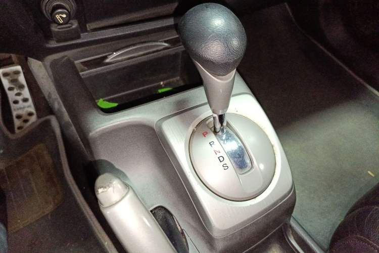 Used Honda Civic 2009 1.8L automatic luxury edition
