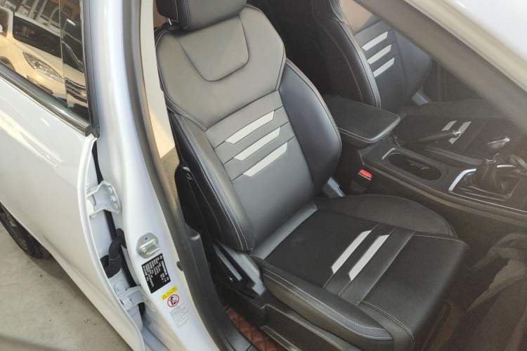 Used BYD Qin Pro 2018 1.5L Manual SmartConnect Fendong Model
