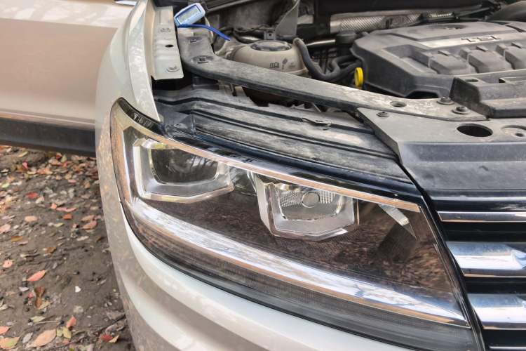 Used Volkswagen Tiguan L 2019 330TSI Automatic Two-Wheel Drive Smart Luxury Version China V Emission Standard