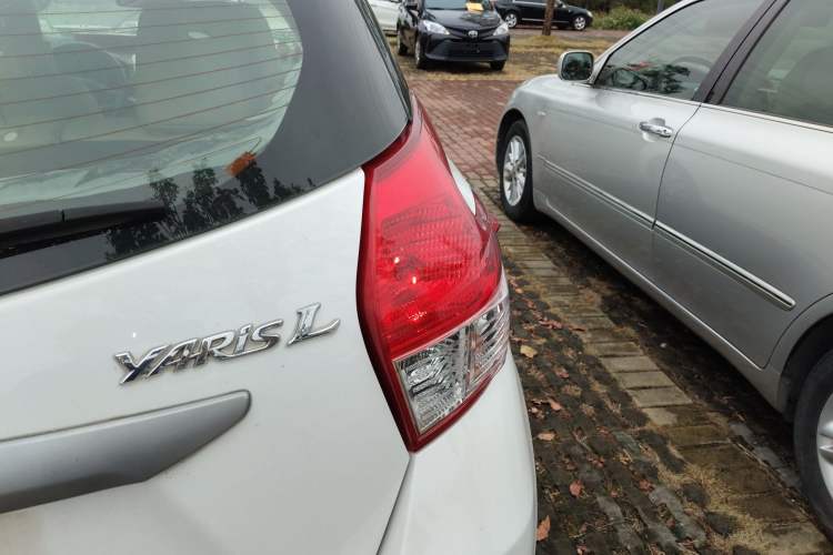 Used Toyota YARiS L Zhi Xuan 2015 1.5E Automatic Charm Edition