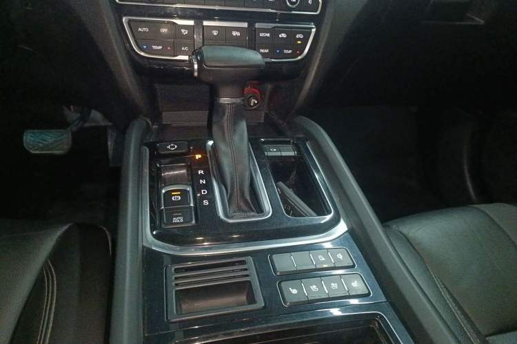 Used GAC Trumpchi GS8 2017 320T Two-Wheel Drive Luxury Smart Connectivity Version (7 Seats)
