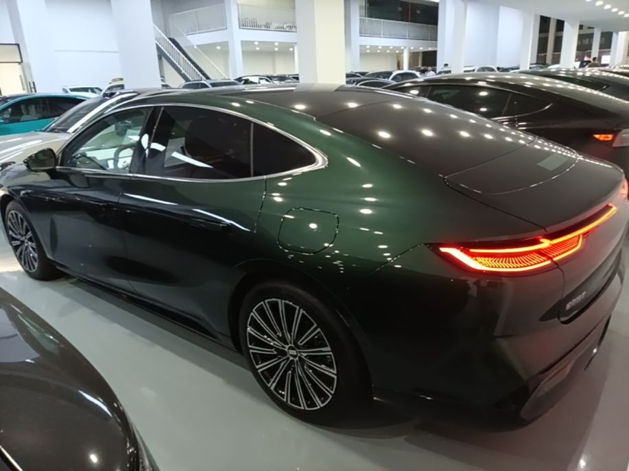 Geely Galaxy 8 2025 130km EM-P Starship Edition — снимка 4