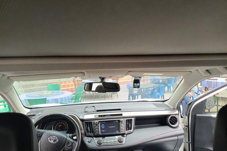 Used Toyota RAV4 2015 2.5L Automatic 4x4 Elite Edition Headliner