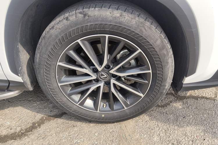Used Lexus NX New Energy 2022 400h+ Comfort Edition Right Front Wheel Hub