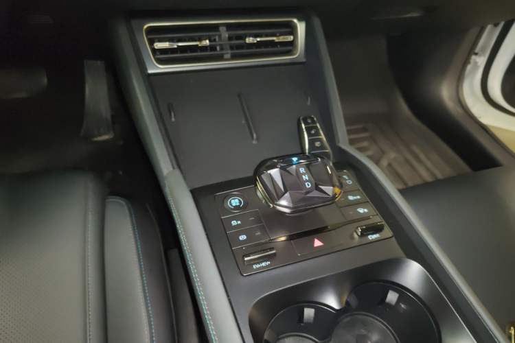 Used BYD Qin L 2024 DM-i 80KM Leading Model Gear Lever