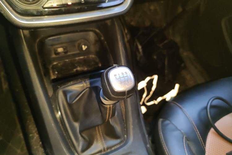 Used Wuling Hongguang S3 2018 1.5L Manual Luxury Model China V Standard