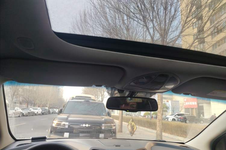 Used Hyundai Santa Fe 2013 2.4L Automatic 4x4 Smart Version
