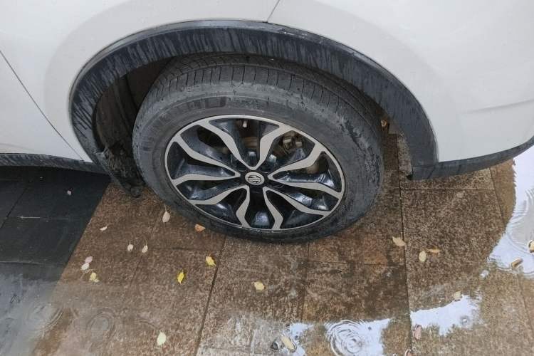 Used MG GS 2016 1.5TGI TST Luxury Edition Right Front Wheel Hub