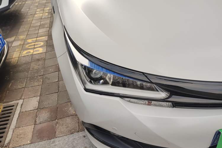 Used Toyota Corolla 2016 Dual-Engine 1.8L E-CVT Elite Edition