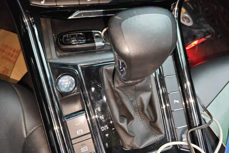 Used Volkswagen Phideon 2019 380TSI Two-Wheel Drive Business Edition China VI Standard Gear Lever