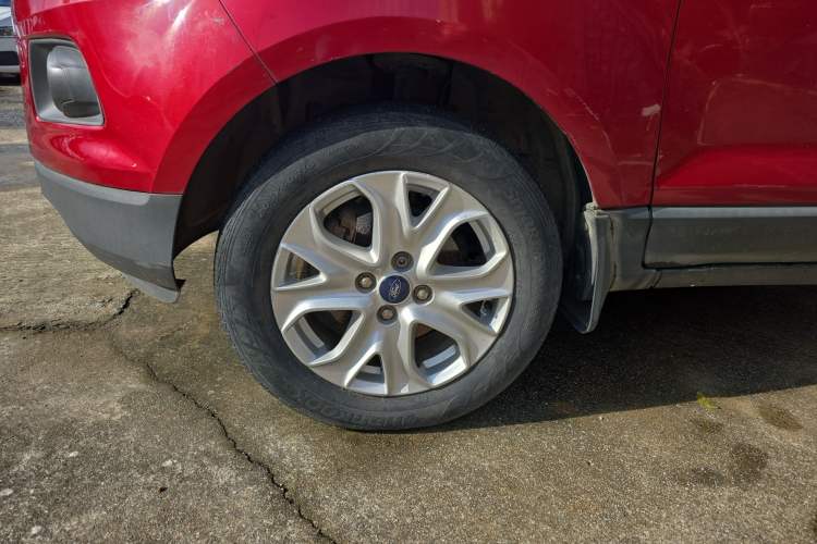 Used Ford EcoSport 2013 1.5L Automatic Fashion Model Left Front Wheel Hub