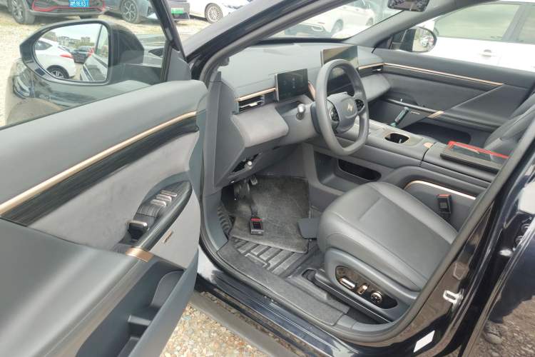 Used Dongfeng eπ eπ008 2024 210Max Range-Extended Version 6 Seats
