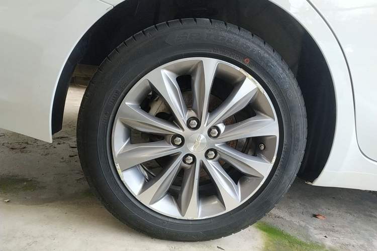 Used Chevrolet Monza 2020 320 Automatic Enjoyment Edition Right Rear Wheel Hub