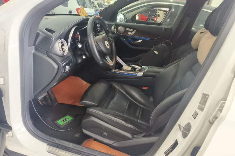 Used Mercedes-Benz GLC 2018 GLC 300 4MATIC Sport Edition Left Front Seat