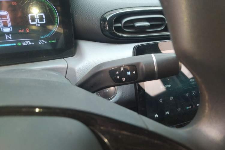 Used Leapmotor T03 2021 400 Lite Edition - Lithium-Ion Battery Gear Lever