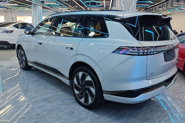 Used Dongfeng eπ eπ008 2025 636Ultra All-Electric Version 5 Seats