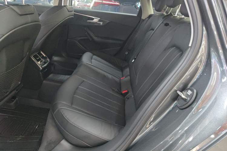 Used Audi A4L 2020 40 TFSI Luxury Dynamic Model