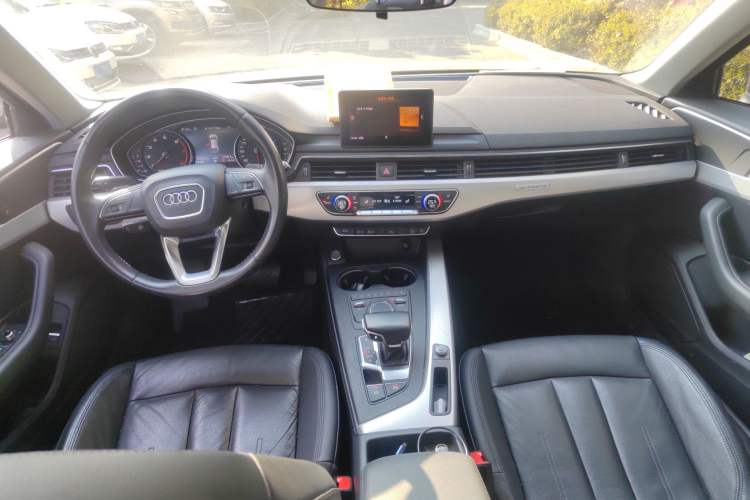 Used Audi A4 2017 45 TFSI allroad quattro Fashion Edition Center Console