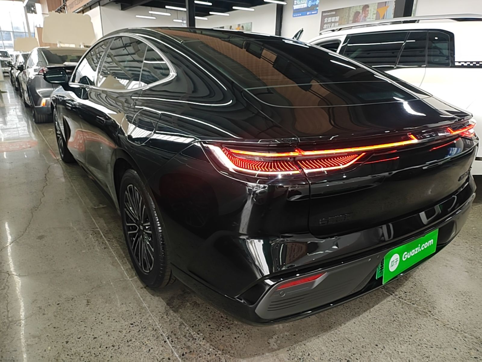 Geely Galaxy 8 2025 60km EM-i Luxury Edition - Luxury Enjoyment — снимка 4