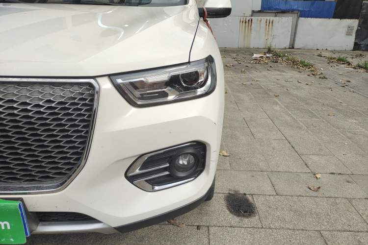 Used Haval H2s 2018 Red-Label 1.5T Dual-Clutch ZhiShang Model Left Front Headlight