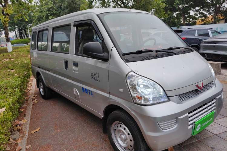Used Wuling Rongguang EV 2020 Basic Version 7-Seater 300 km Exterior 2