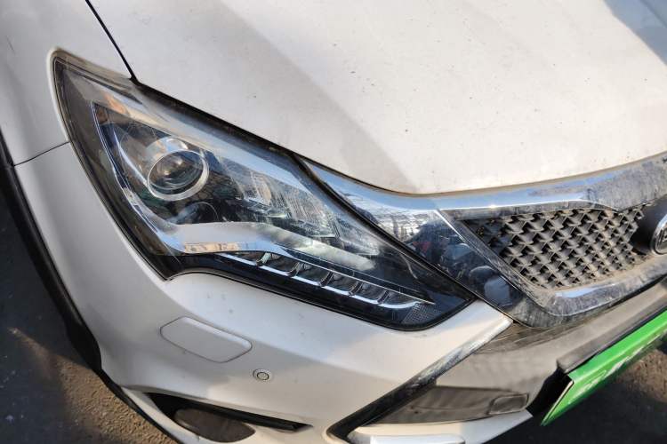 Used BYD Tang New Energy 2015 2.0T Four-Wheel-Drive Flagship Model