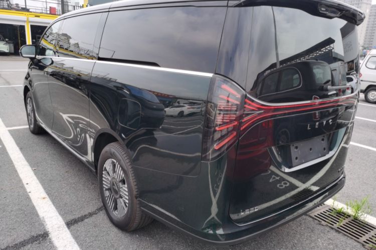 Used Geely Galaxy LEVC L380 2024 140-Degree 6-Seater All-Wheel-Drive Ultra Exterior 2