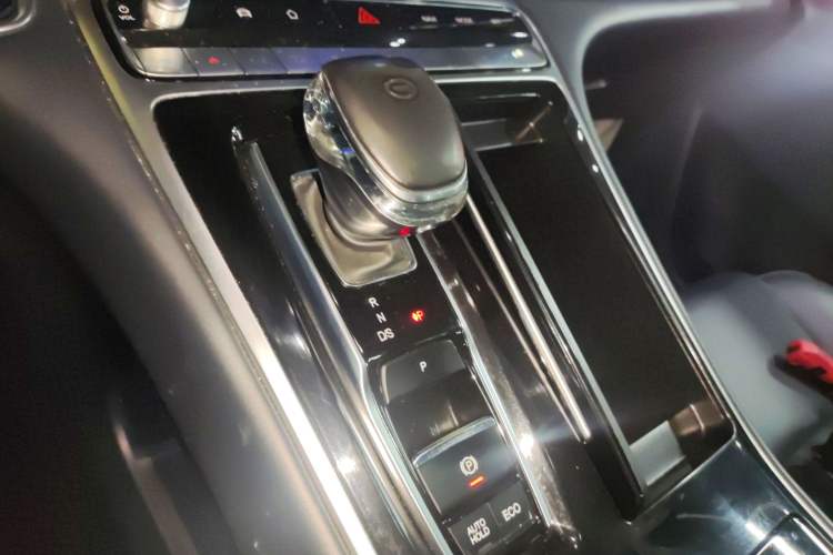 Used GAC Trumpchi M8 2021 Lingxiu Series 390T Deluxe Edition Gear Lever