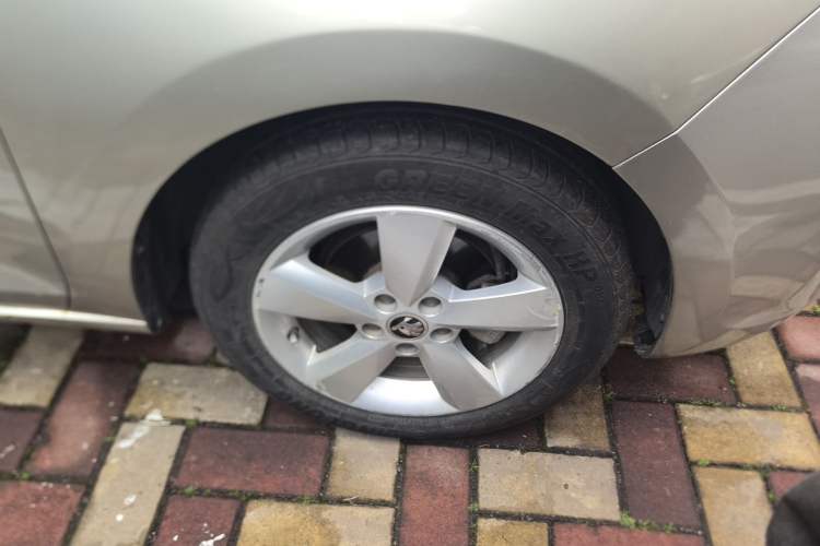 Used Skoda Rapid 2016 1.6L Manual Front-Wheel-Drive Version