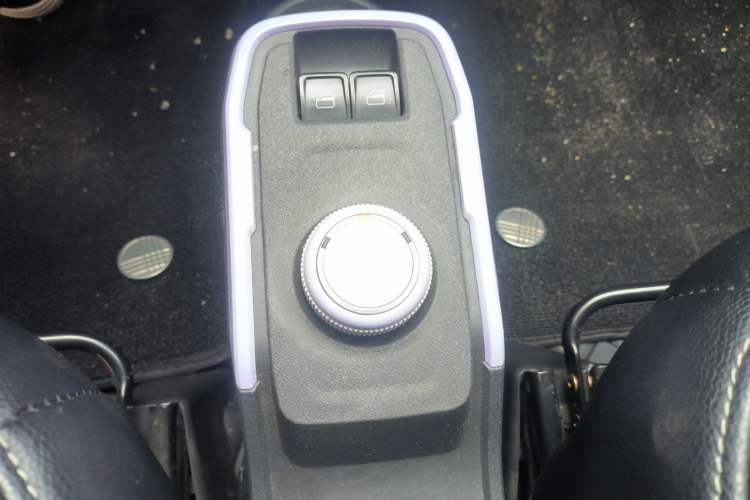 Used Chery QQ Ice Cream 2022 170km Sundae Phosphate Lithium-Ion