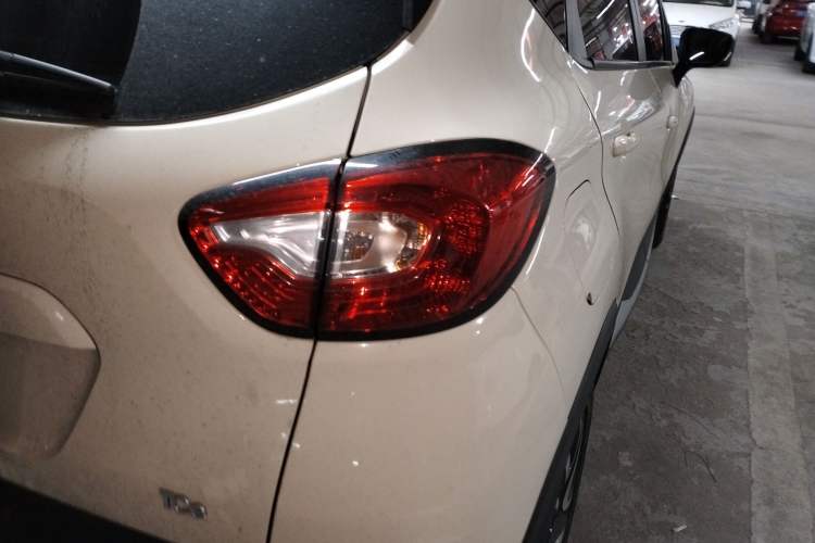 Used Renault Captur 2015 1.2T Automatic Comfort Edition Exterior 3